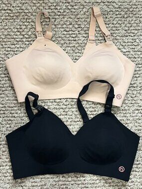 Set of 2 Momcozy Nursing Bra Black & Beige Size M Nylon Spandex adjustable strap